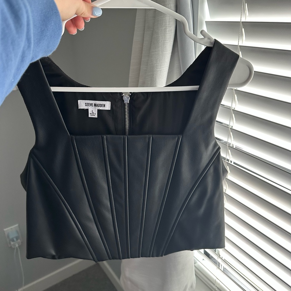 Steve Madden Black Crop Top